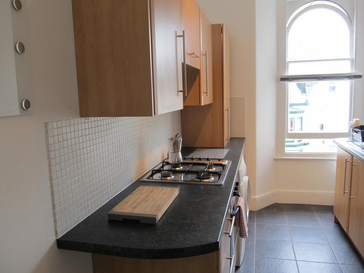 The Beatnik, Victorian Townhouse Apartment With Parking プリマス エクステリア 写真