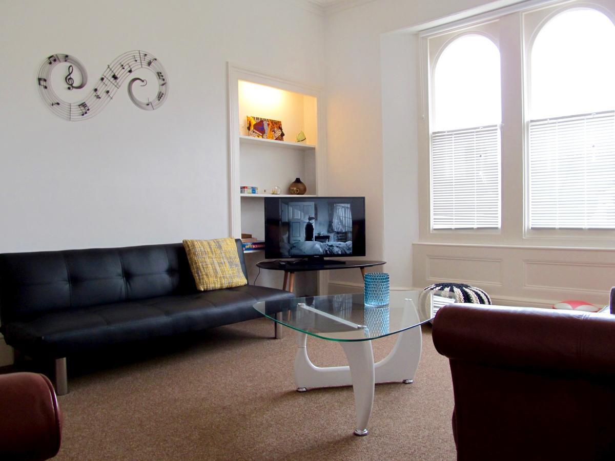 The Beatnik, Victorian Townhouse Apartment With Parking プリマス エクステリア 写真