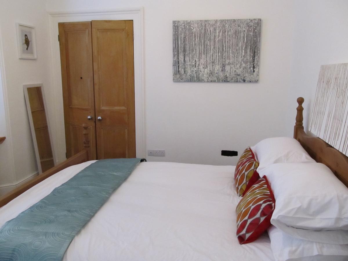 The Beatnik, Victorian Townhouse Apartment With Parking プリマス エクステリア 写真